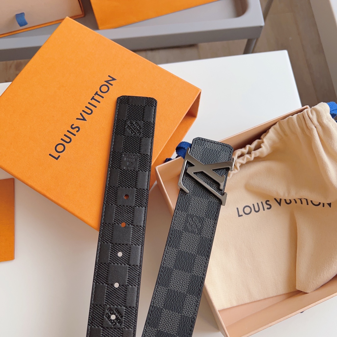 루이비통 LV 이니셜 리버서블 벨트 M0668 3컬러 4cm
