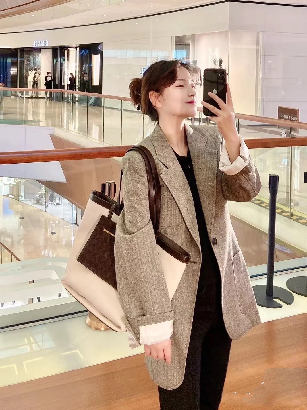 보테가 라지 플립플랩 토트백