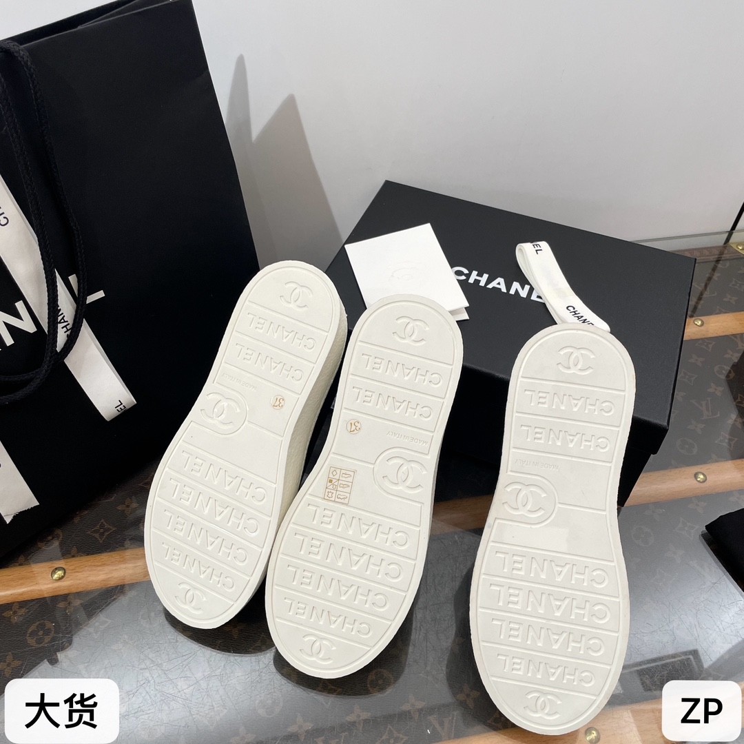 [DXJ] ㅅ*넬 CC로고 에나멜 스니커즈 블랙 3.5cm